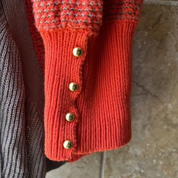 Stylish Orange and Tan Women's Sweater - Picture 10 of 13